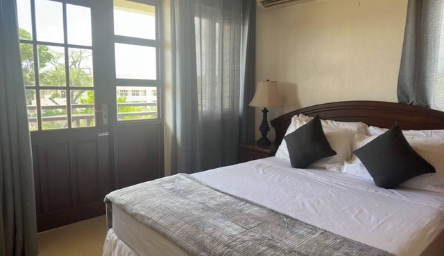 St. Lawrence Suites - Suite Seven