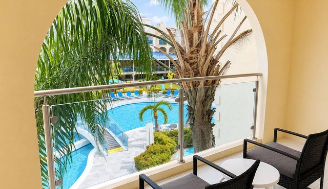 Sunbay- Breakfast, hotel, WiFi, Beach Access in Bridgetown