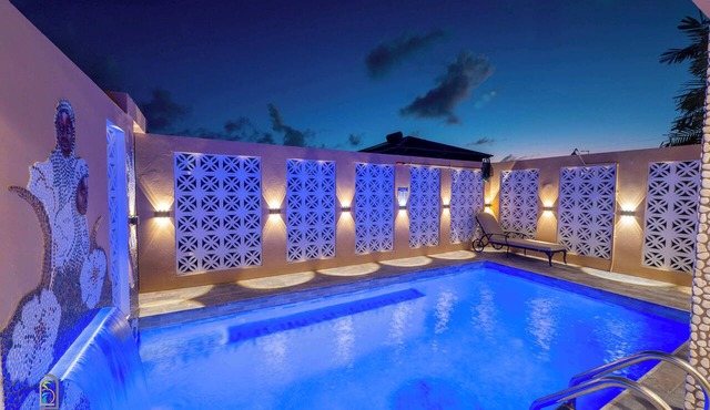 Tropical House with Private Pool Near the Ocean in Oistins