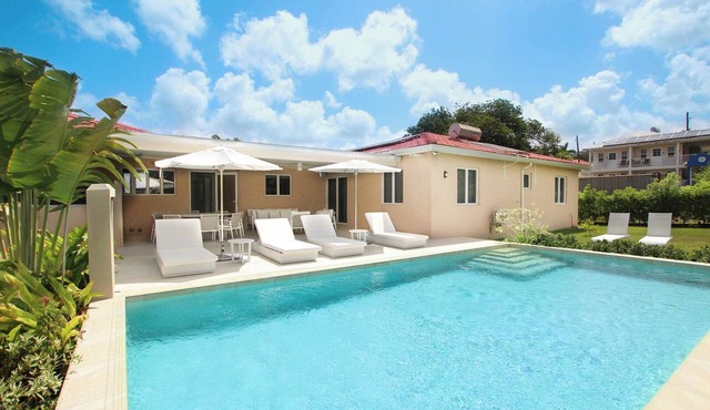 West Coast Villa | Walk to Beach | Private Pool - Haynes House