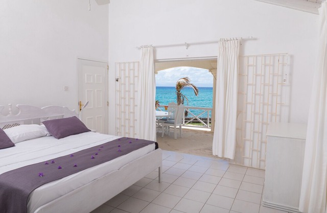 Beachfront 2 bedroom apt. No. 4 right one of the white sand beach of Silver Sands