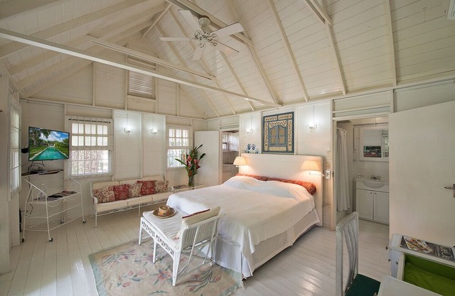 Beachfront Bliss Getaway with Pool - Nelson Gay