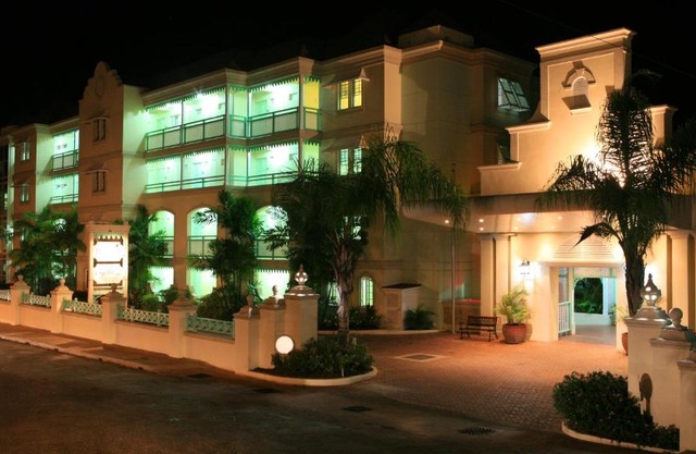 Orchids Beach Hotel 
