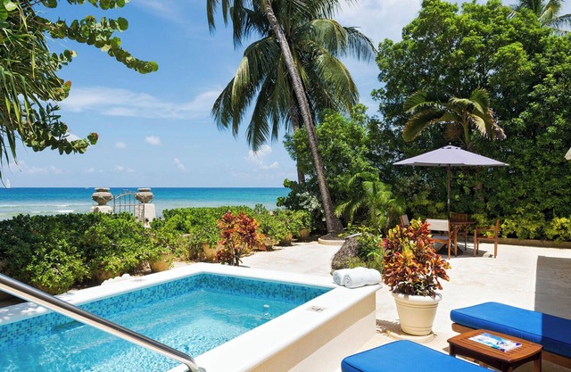 Enchanting Beachfront Retreat - Leamington Cottage