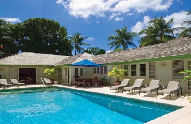Jessamine - Stunning 4 bedroom villa - Short stroll from Gibbs Beach
