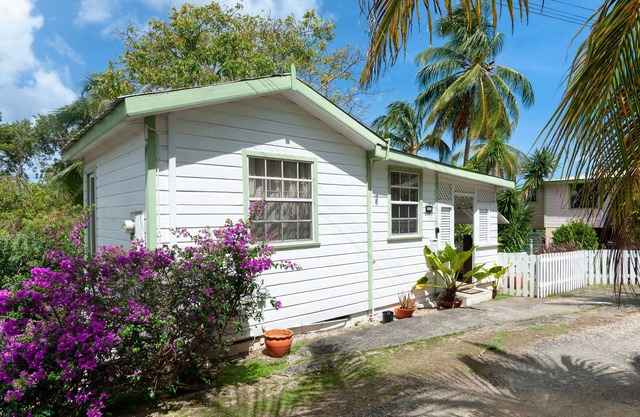 One Bedroom One Bathroom Cottage
