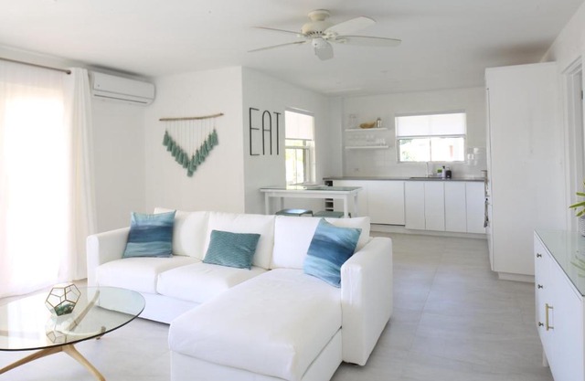Sea Glass Villa - Spacious 3 Bed/2 Bath (Lantana 39)