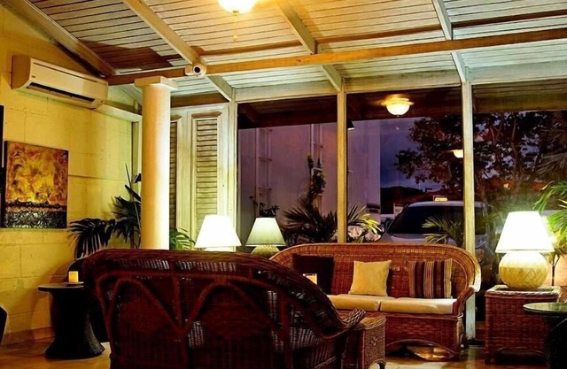 Tropical Sunset Beach Apartment Hotel