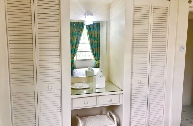 VILLA MIA with AC & Minutes From Miami Beach