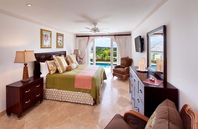 Westmoreland Villa with Pool & Golf Views - Coral Blu