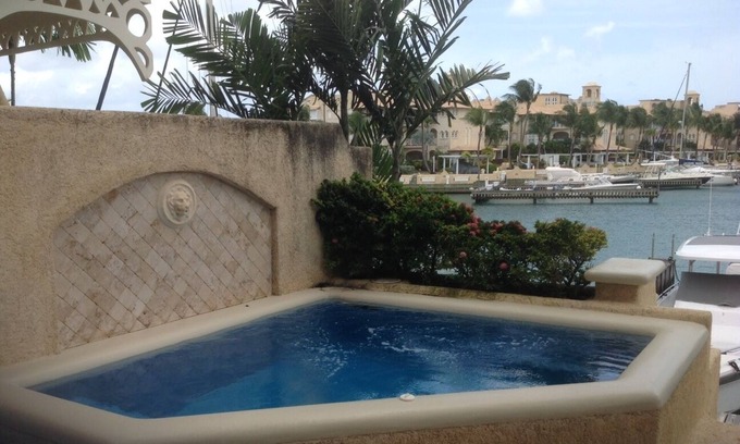 Heywoods Park House | 163 Port St Charles Luxury Villa On Water Front
