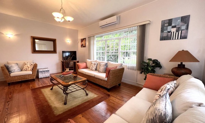 Reeds Bay House | 195 m² House ∙ 3 bedrooms ∙ 6 guests