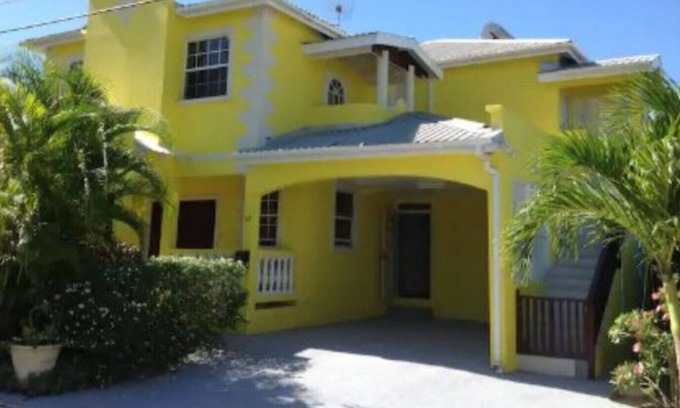 Douglas Apartment | 2 Bed Upstairs Luxury Apt Nr Beach