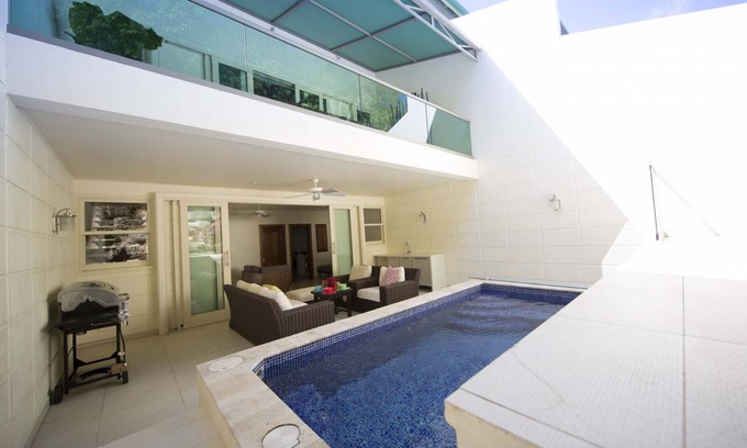 Halcyon Heights Apartment | 250 m² Apartment ∙ 2 bedrooms ∙ 4 guests