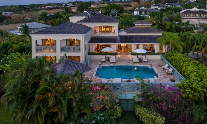 Mount Standfast Villa | 464 m² Villa ∙ 5 bedrooms ∙ 10 guests