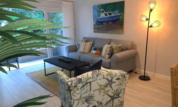 Bayville Apartment | 8 Banyan Court