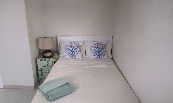 St. Lawrence Gap Apartment | BathVille Apt#2 is a no frills one bed with AC