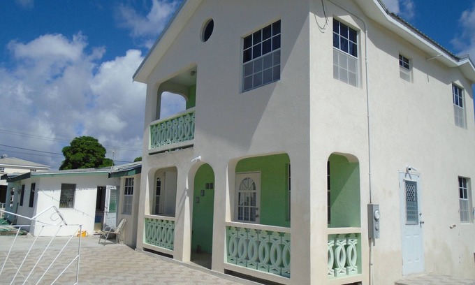 Husbands House | Beautiful Two Storey Apartment. 3 bedrooms, sleeps 4.
