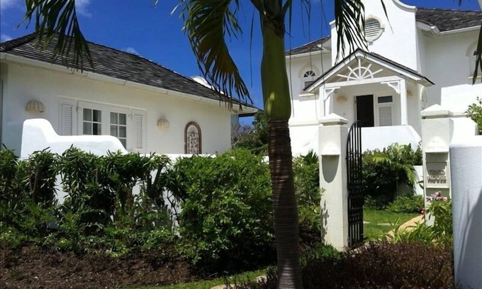Mount Standfast Villa | Beautiful Villa w Stunning Sea View. Two pools, floodlit tennis, gym.