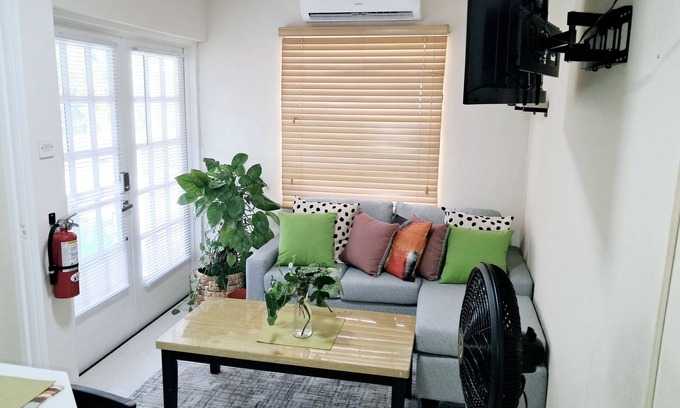 Pine Gardens Apartment | Comfortable and cozy 1-bedroom apartment near beautiful Bridgetown with AC