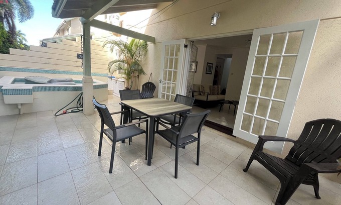 Enterprise House | Comfortable Holiday Home with Pool in Perfect Location : Miami Beach + Freights