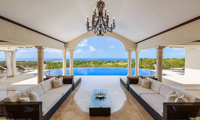 Plumtree House | Kailani is an extraordinary, five-bedroom villa in the St. James, about ten minutes from Holetown.