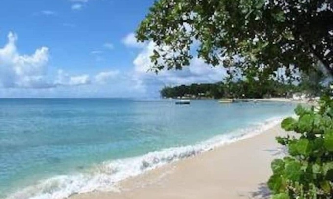 Sunset Crest Condo | Lovely condo retreat steps to beaches, pool, restaurants, access to Beach House