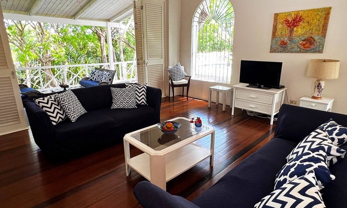 Sion Hill House | Mahogany Grove Villa in nature with private pool