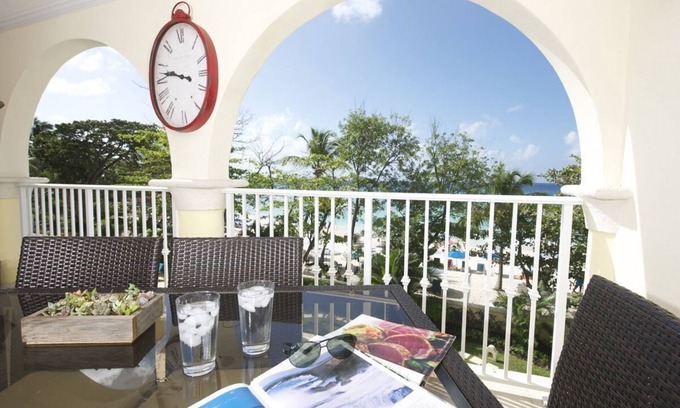 Dover Apartment | Modern Beachfront Condo with Pool - Sapphire 203