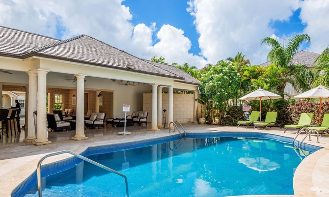 Mullins House | NEW LISTING!! 5 minutes walk to Mullins Beach, Begona House. Luxury Villa