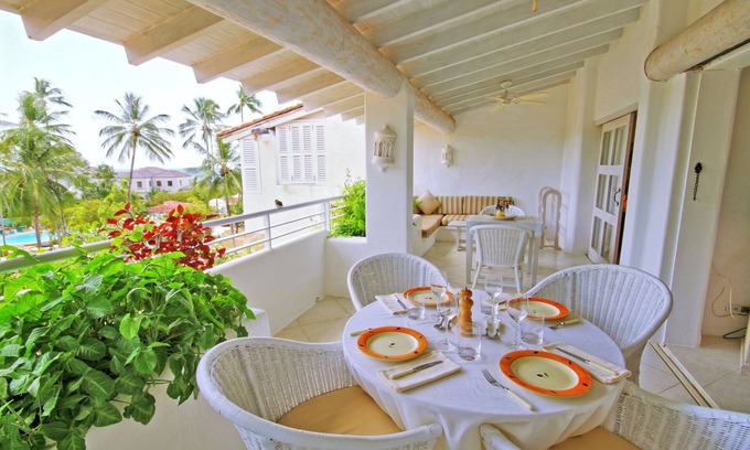 Porters Apartment | Poolside apt on beach - Glitter Bay 412 (1 bed)
