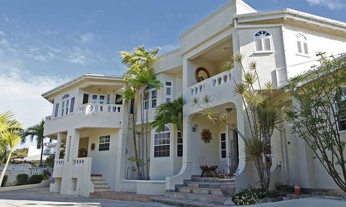 Holder's Hill Villa | Private, Serene and Stunning!West Coast