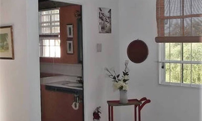 Graeme Hall Park Apartment | SOUTH COAST COZY LOFT TOWNHOUSE
