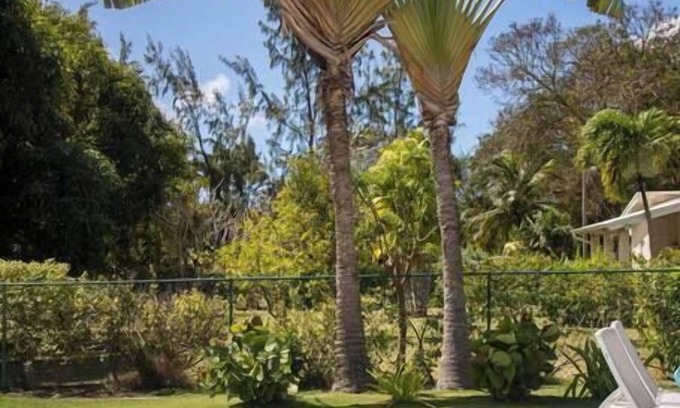 Gibbes Apartment | Summer Getaway: 2Bed Bungalow with Private Pool