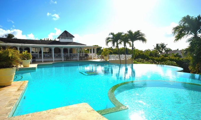 Mount Standfast Cottage | The Garden Loft with pool and club house access