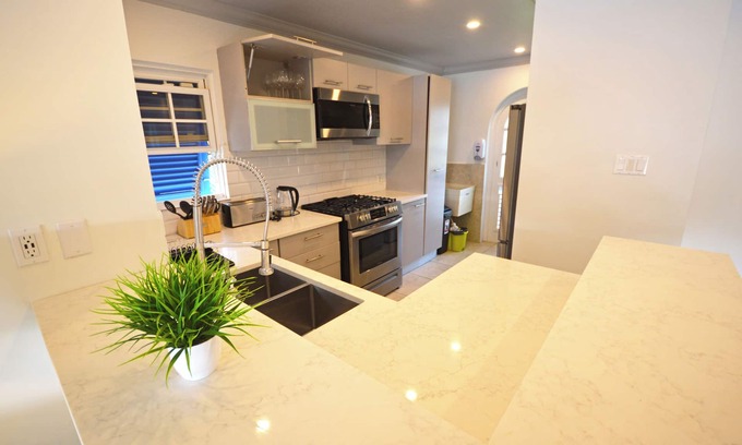 Porters House | The Hideaway apartment with private pool