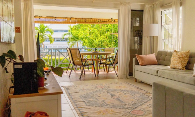 West Coast Apartment | The Holiday Hub close to amenities and beach view