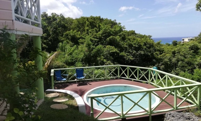 Weston Cottage | Tree tops two bedroom cottage