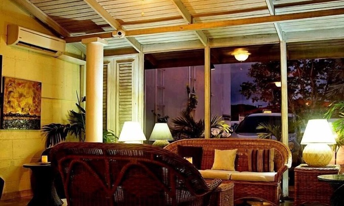 Sunset Crest Apartment | Tropical Sunset Beach Apartment Hotel