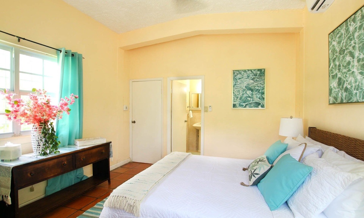 Sunset Crest House | Aqua Bliss 3 Bedroom Home by Bluescape