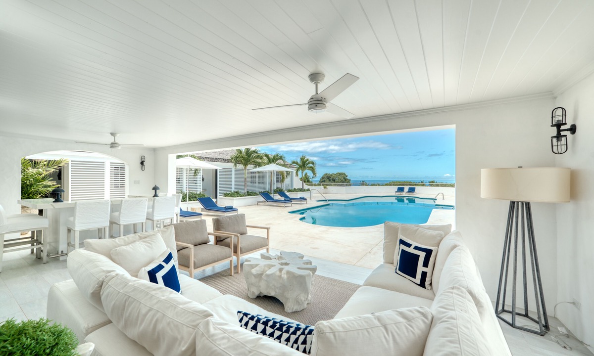 Merlin Bay House | Hamptons inspired Luxury House with Private Pool , close to Beach/Golf , sunsets