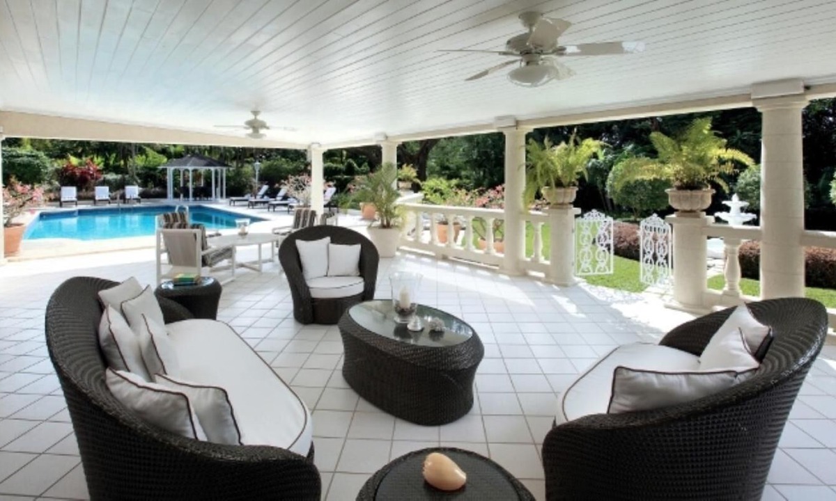 Paynes Bay Villa | 6 BR Vacation Home with Private Pool