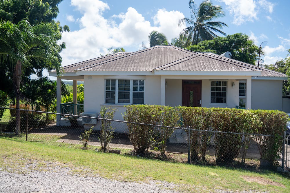 Nesfield House | Breezy Getaway with a View