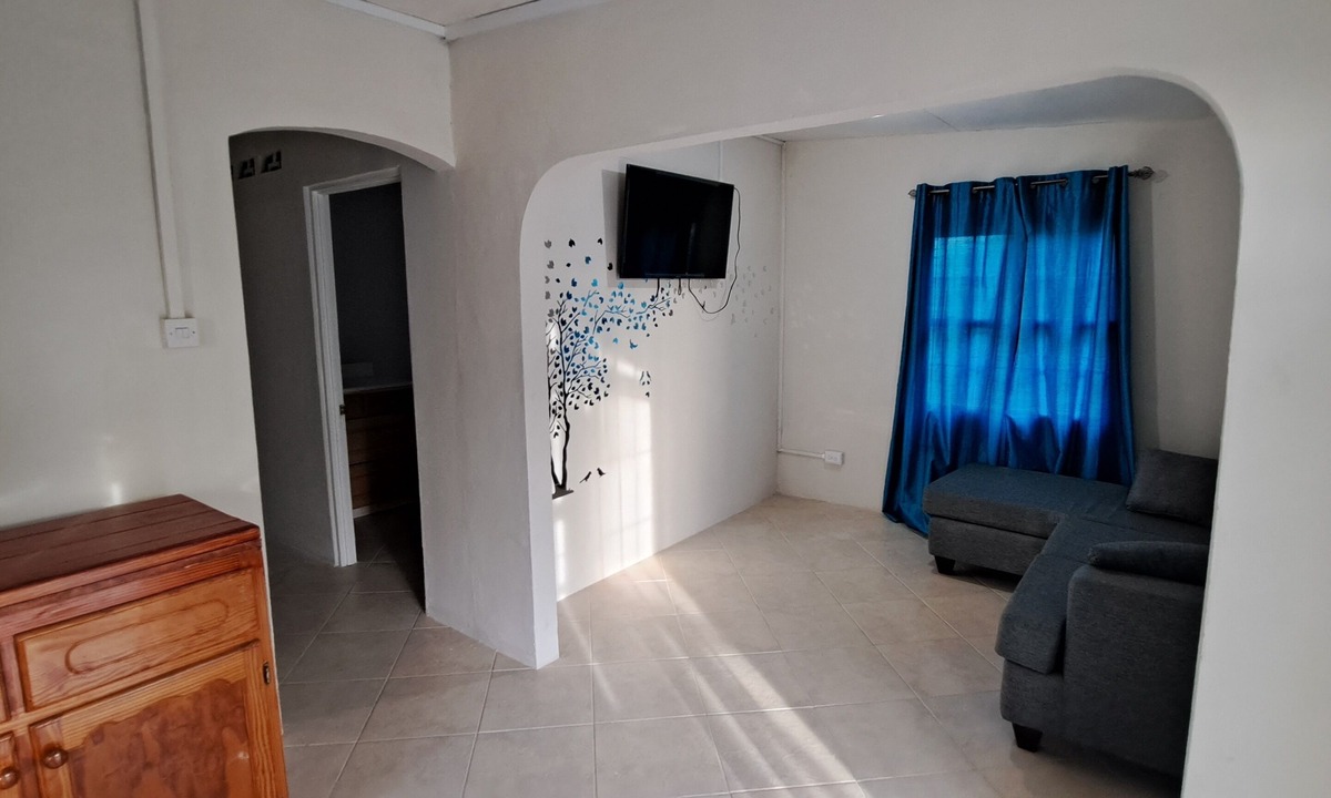 Durants Cottage | Cozy English style cottage, The beach 4mins drive away and relax in Barbados