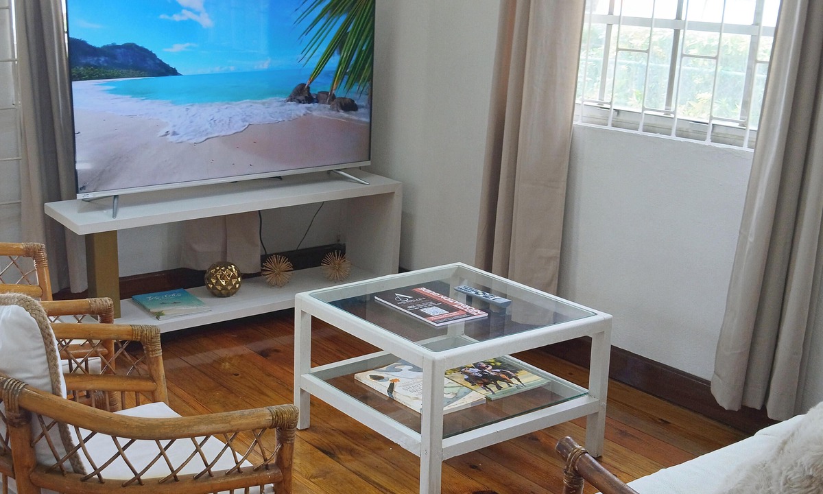 Old Trees Bay Apartment | Annabelle's Apartments