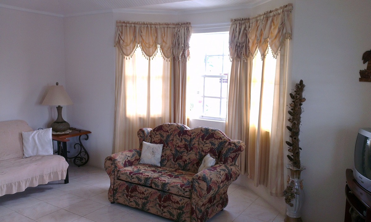Wotton Apartment | Quiet 2 Bed Apartment