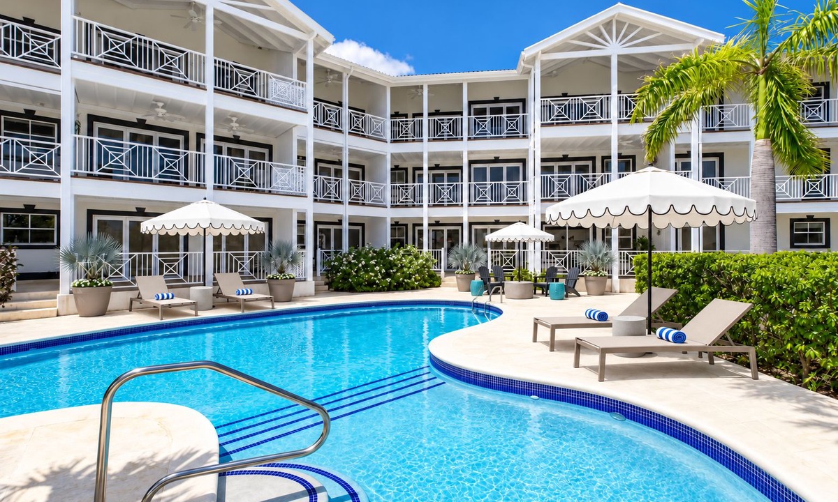 Weston Condo | Sandbox Villa Stylish 3-bedroom on West Coast in St. James - steps to beach