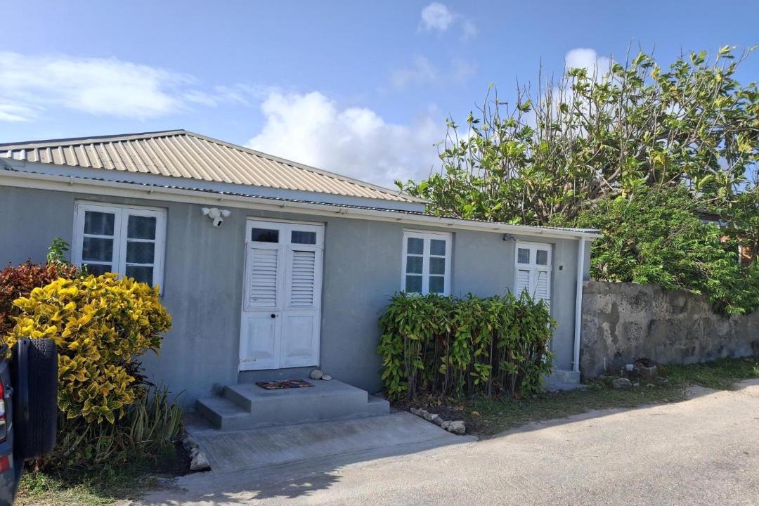 Trents House | Almond Grove Villa