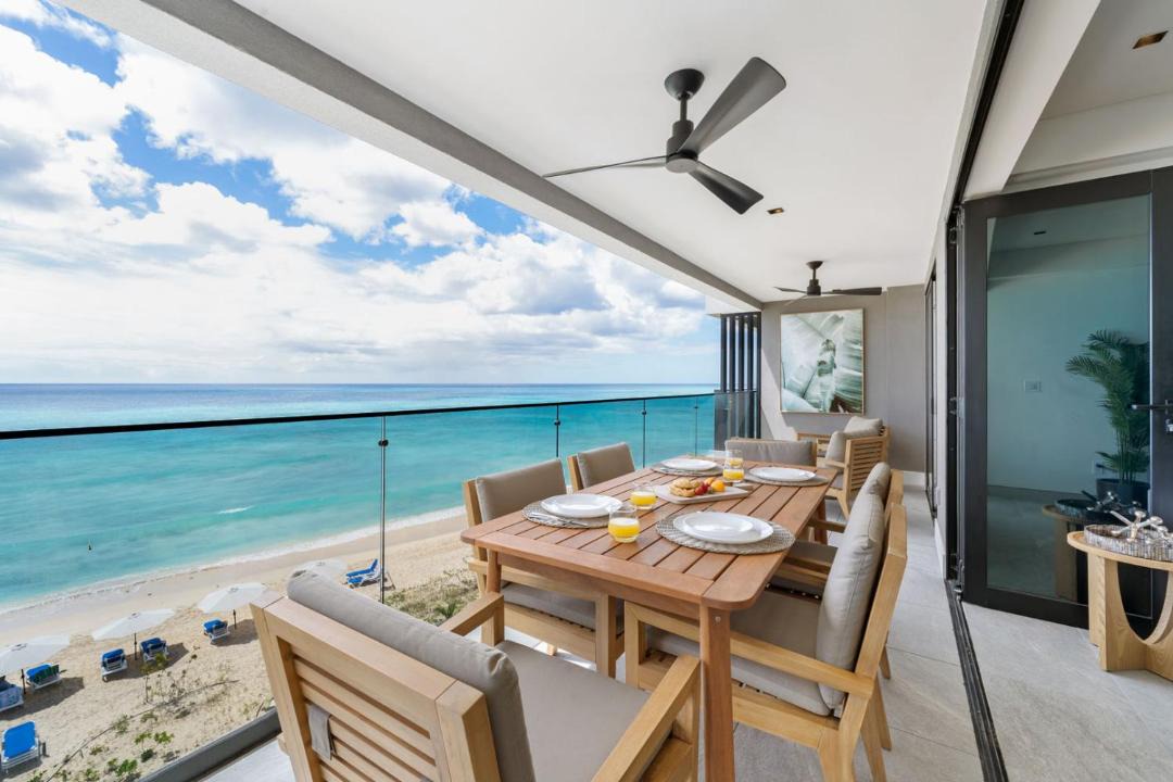 Brighton Apartment | Contemporary Beachfront Condo - Allure 403