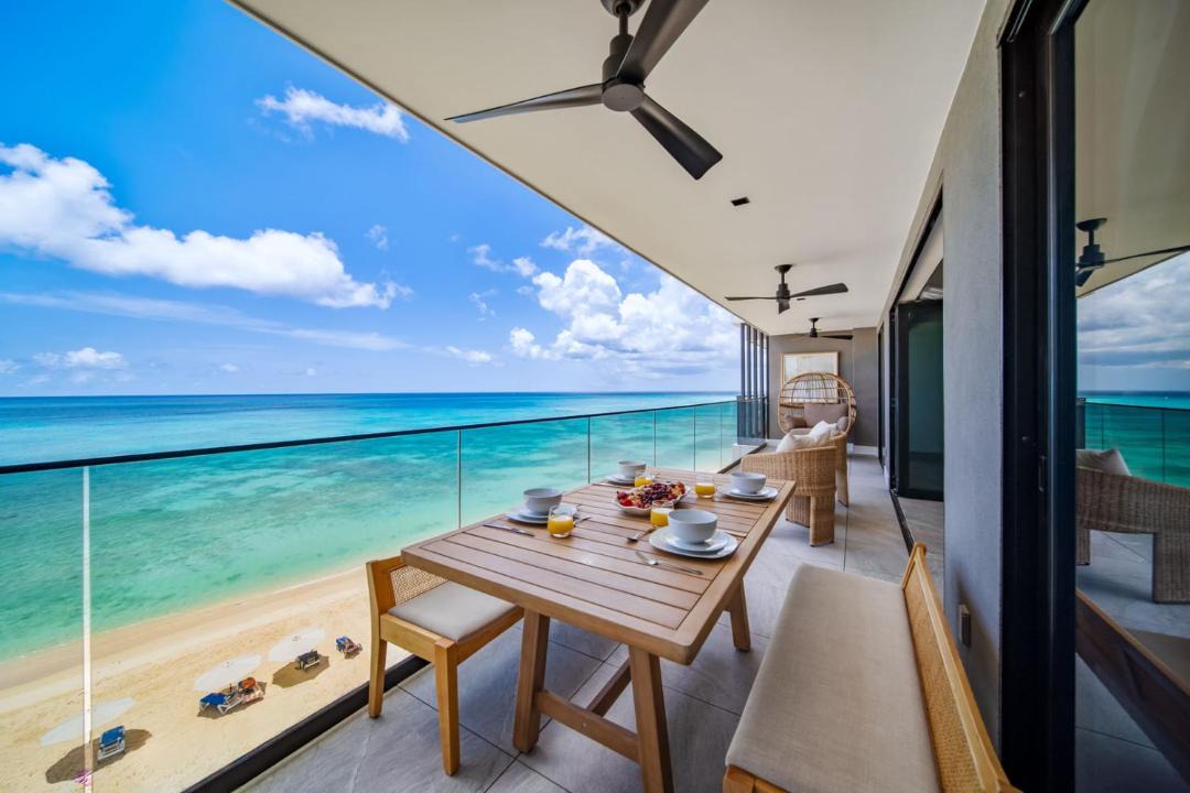 Brighton Apartment | Chic Beachfront Condo - Allure 503